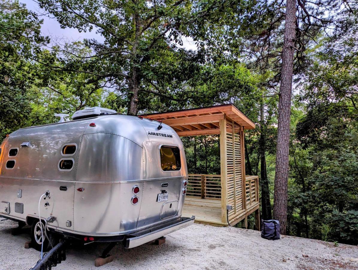 Airstream Caravel 2020 Loblolly Pines Adventure Camp Hotel Eureka Springs Ngoại thất bức ảnh