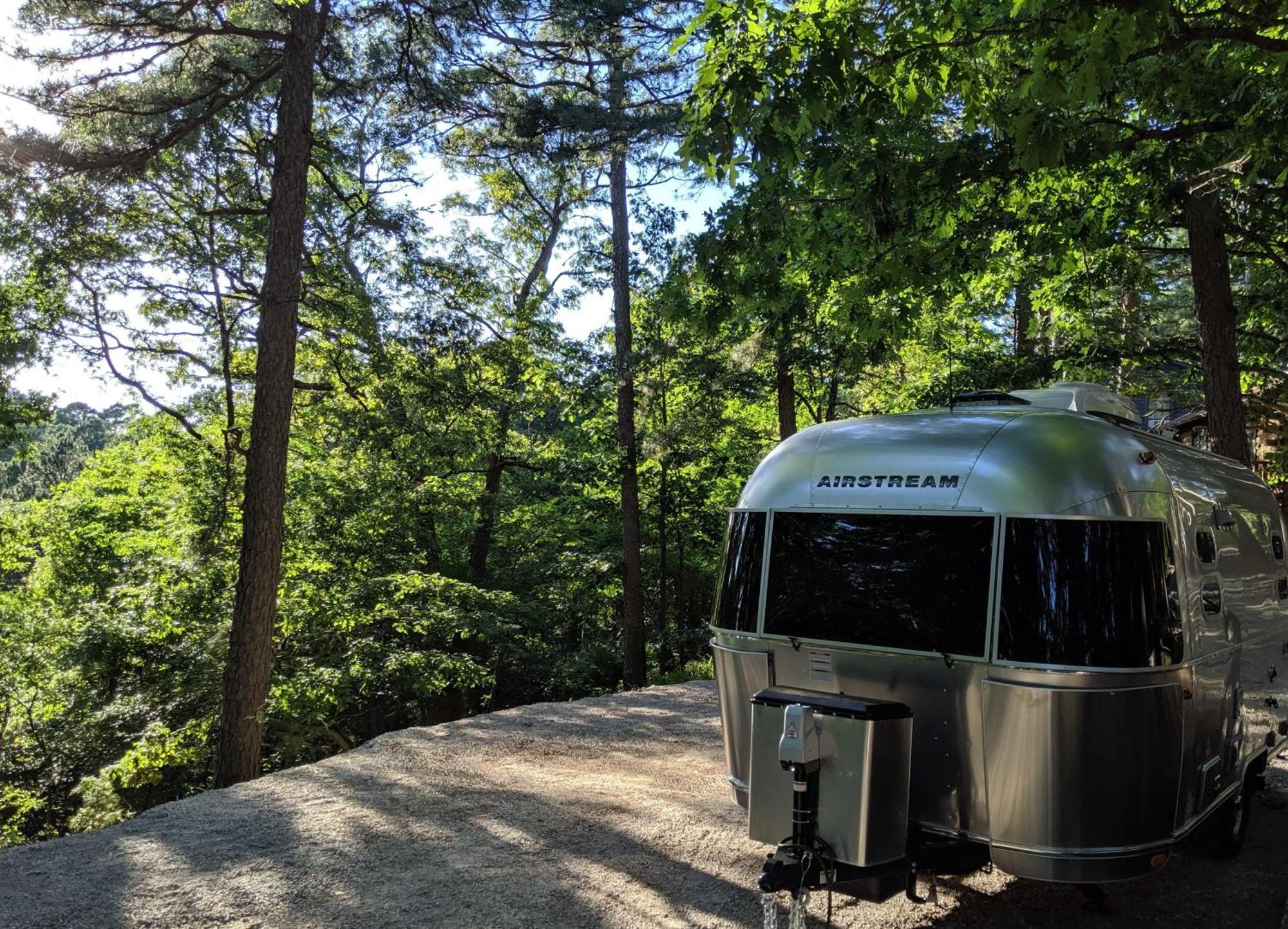 Airstream Caravel 2020 Loblolly Pines Adventure Camp Hotel Eureka Springs Ngoại thất bức ảnh